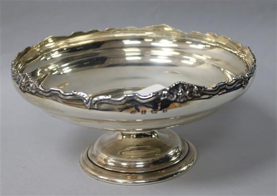 A George V silver pedestal fruit bowl by Adie Brothers, Birmingham, 1925, 10 oz.